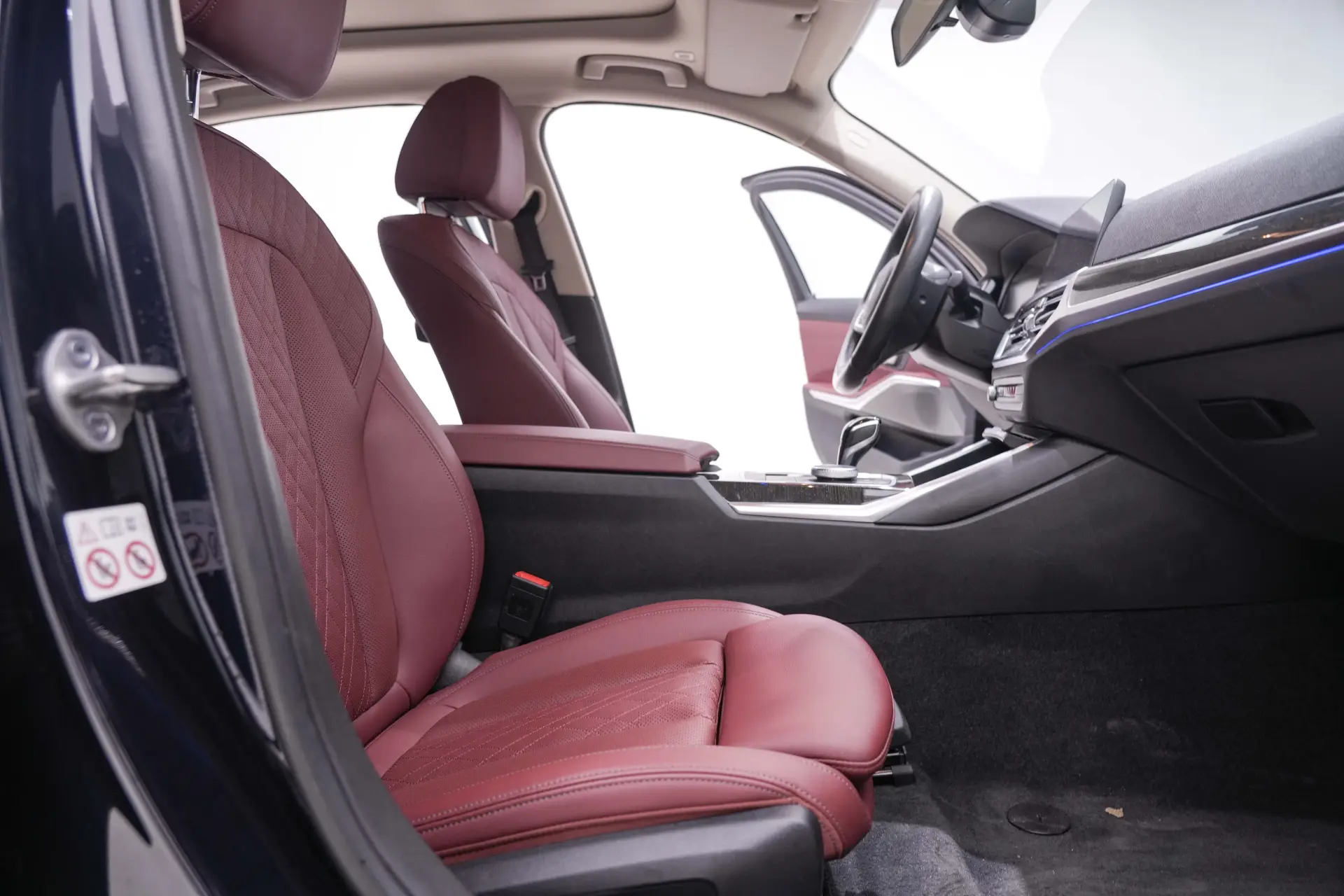 BMW 325Li, 2022 21