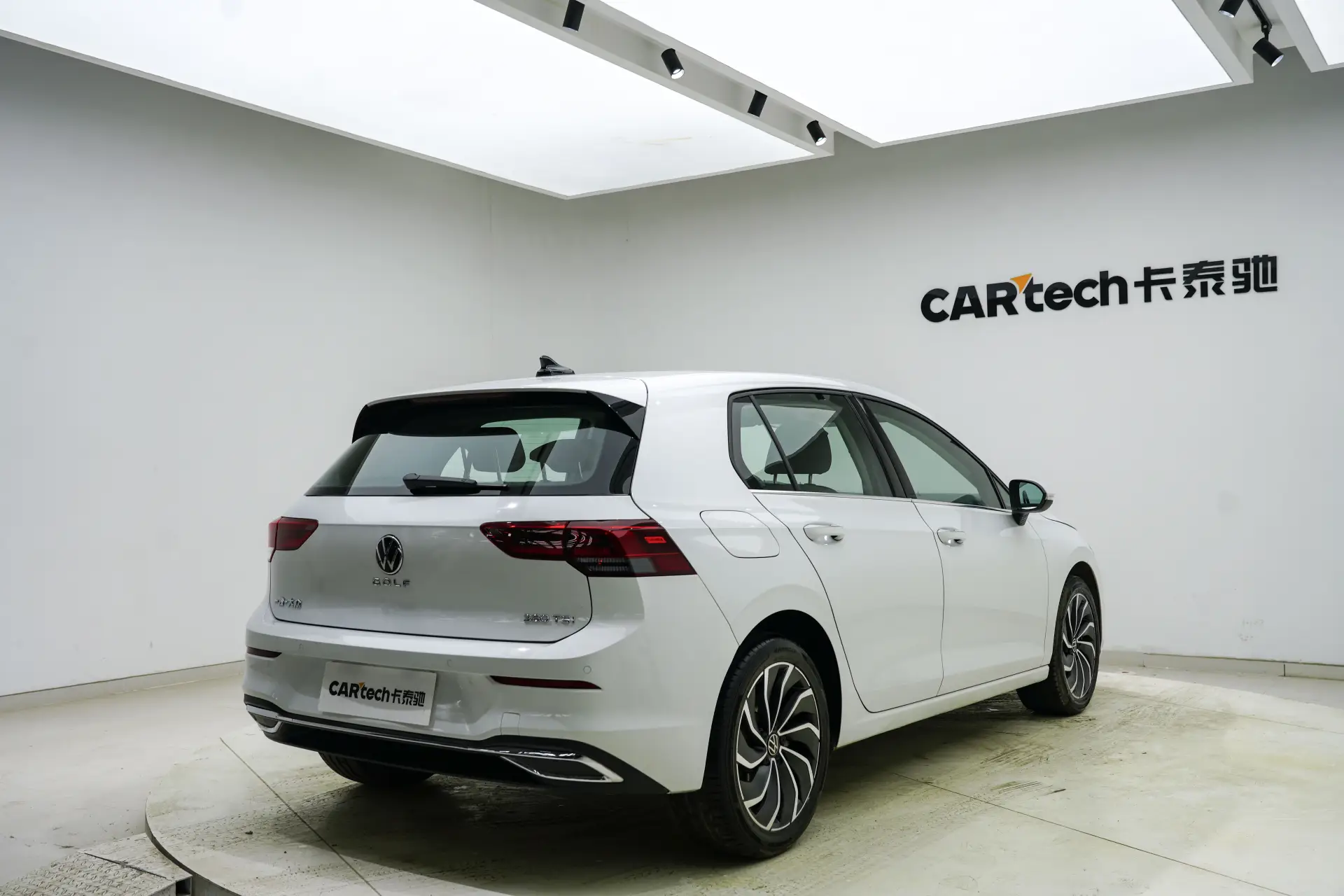 Volkswagen Golf, 2021 все фото