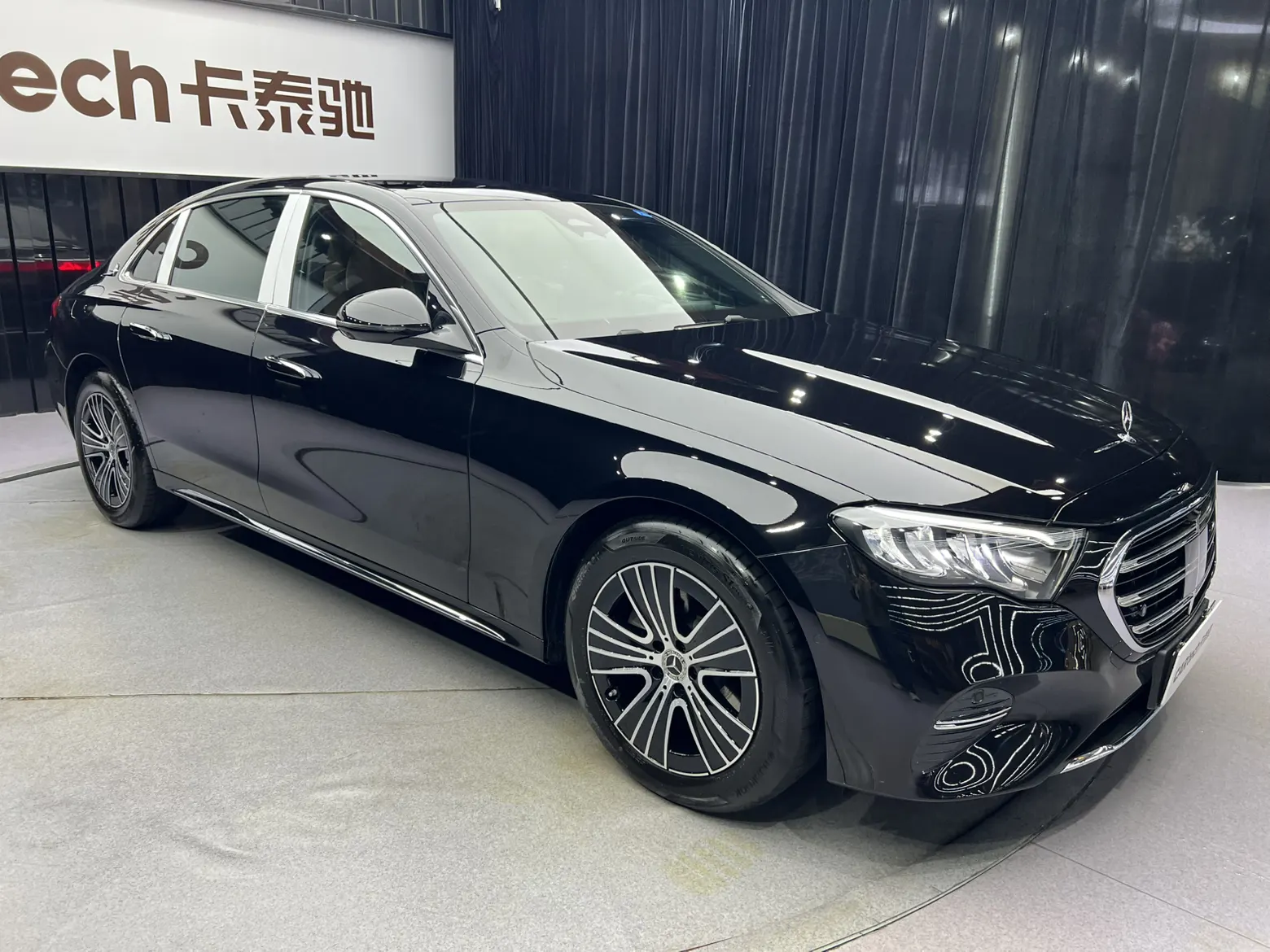 Mercedes-Benz E 260 L, 2025 11