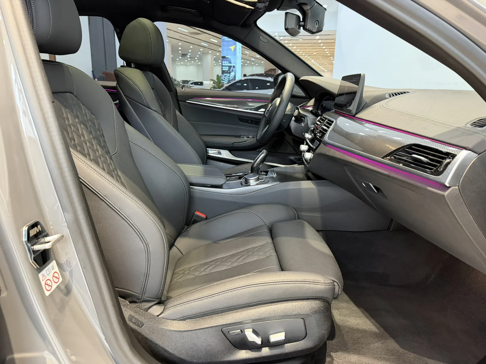 BMW 525i, 2023 18