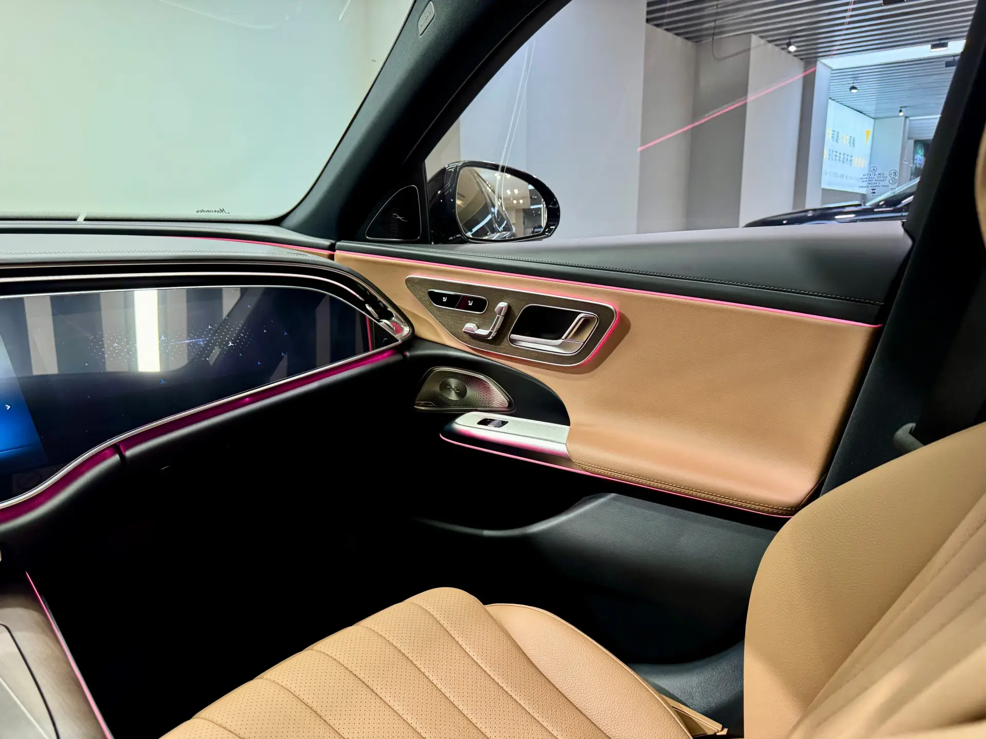 Mercedes-Benz E 300 L, 2024 23