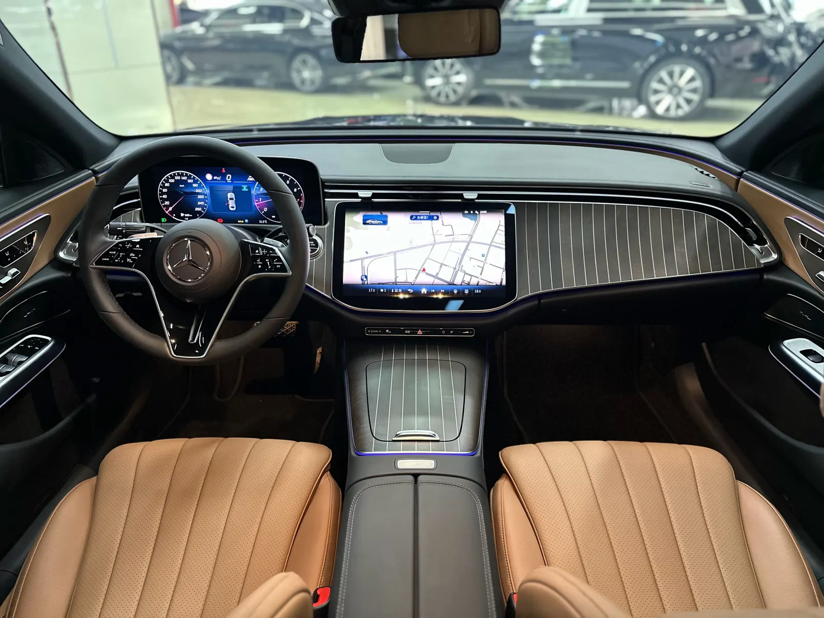 Mercedes-Benz E 300 L, 2024 13