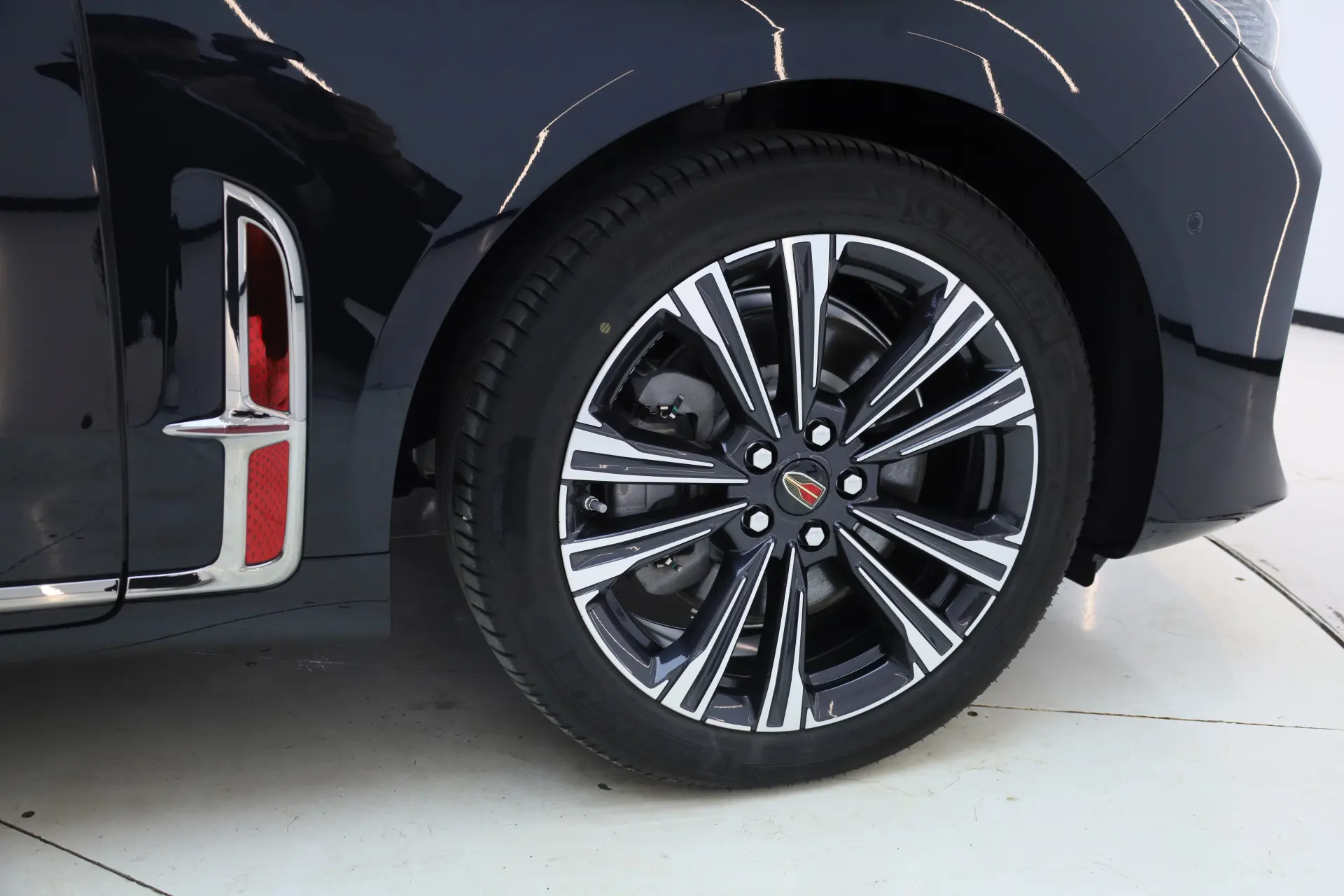 Hongqi H9, 2024 11