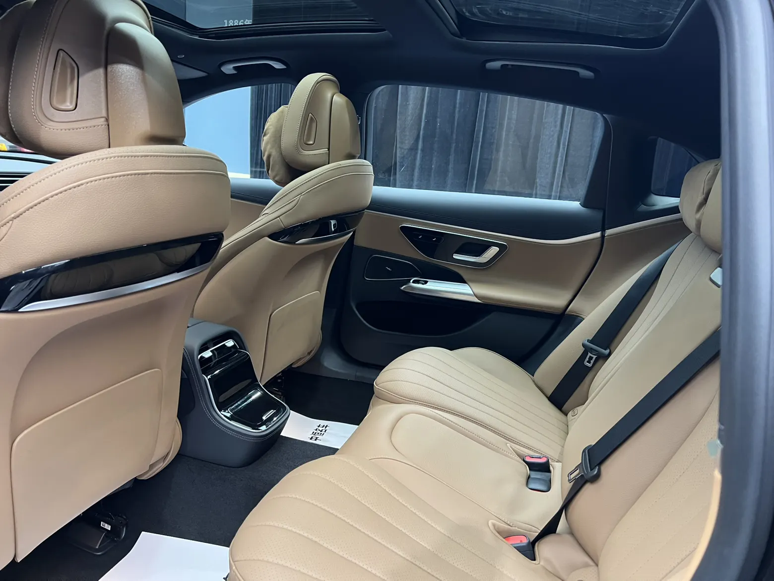 Mercedes-Benz E 260 L, 2025 20