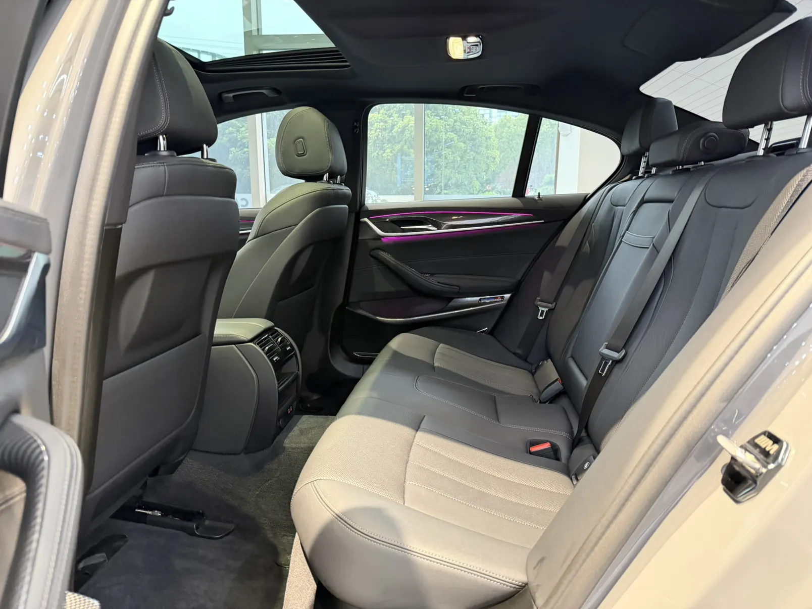 BMW 525i, 2023 19
