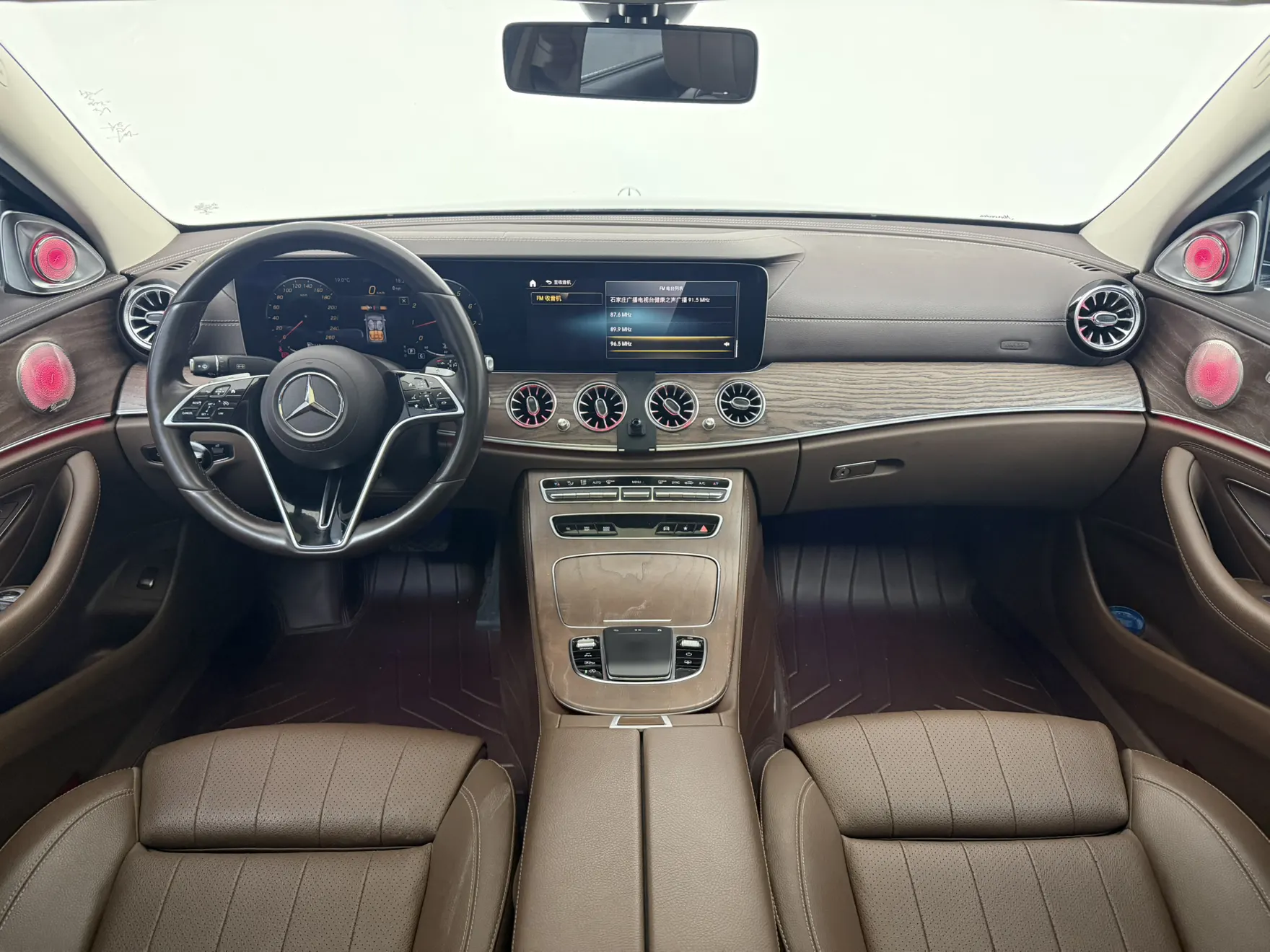 Mercedes-Benz E 300 L, 2022 8