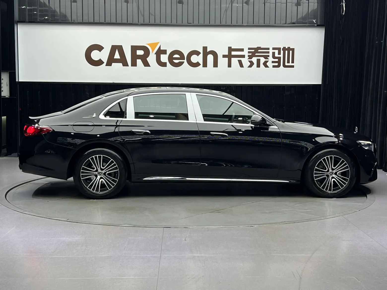 Mercedes-Benz E 260 L, 2025 4