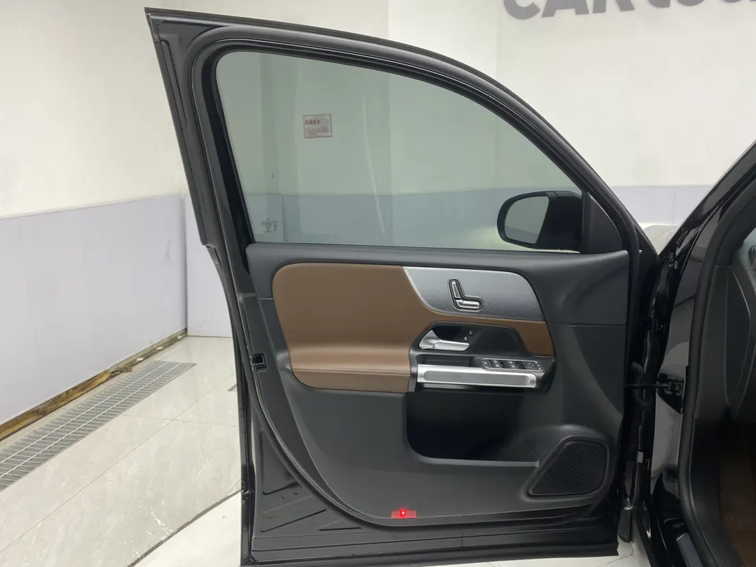Mercedes-Benz GLB, 2023 18