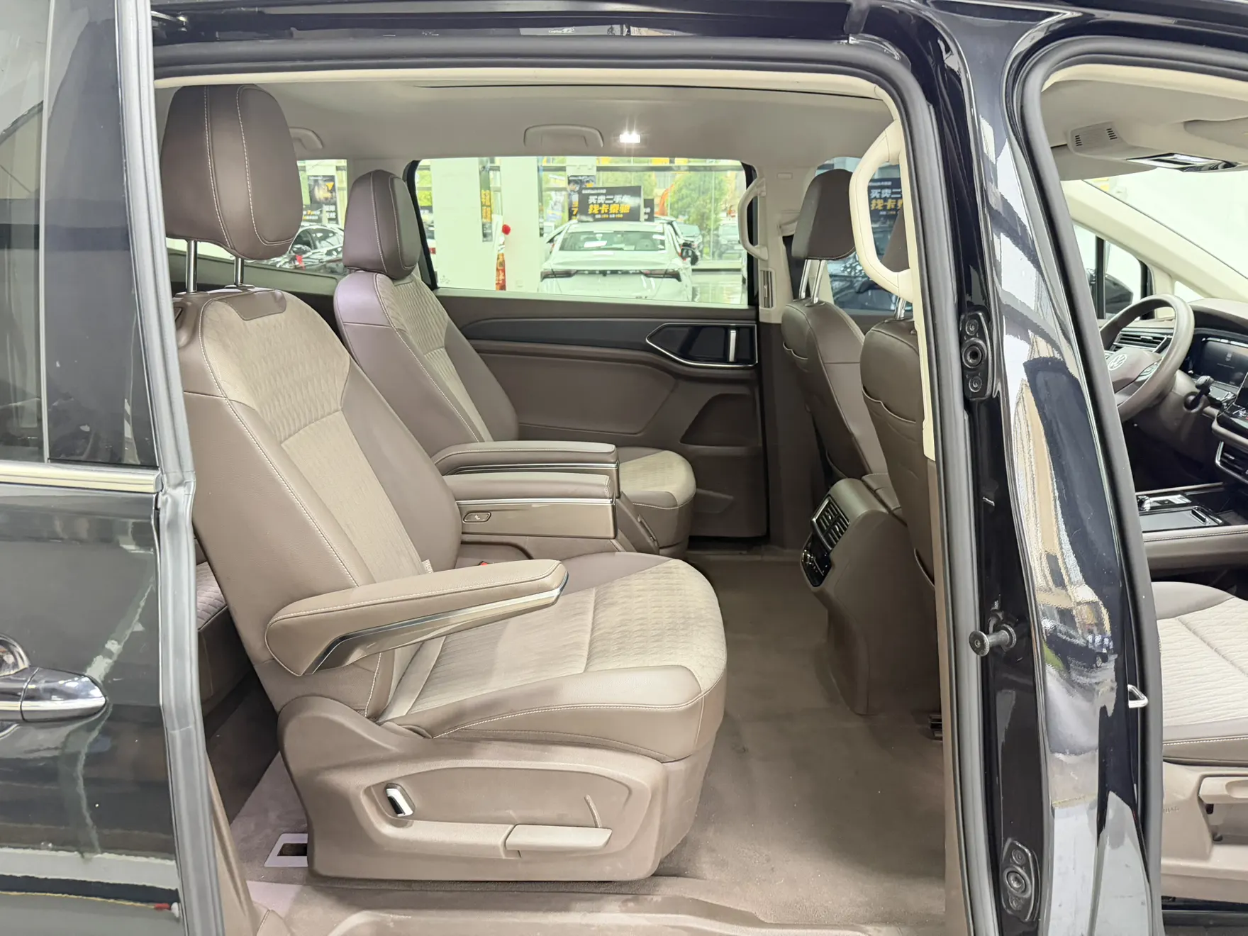 Volkswagen Viloran, 2023 15