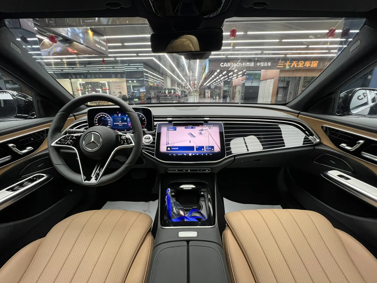 Mercedes-Benz E 260 L, 2025 14