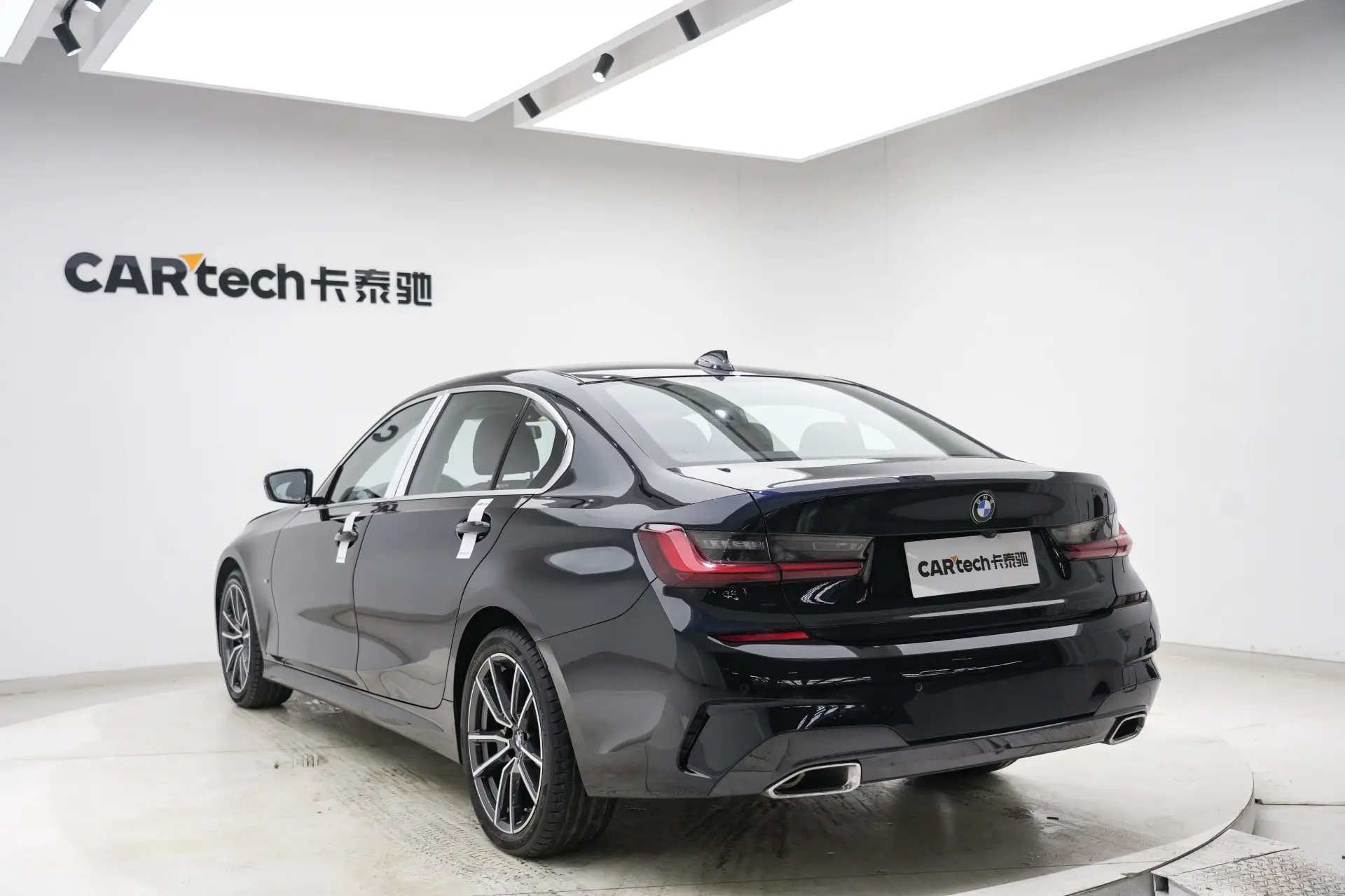 BMW 325Li, 2022 7
