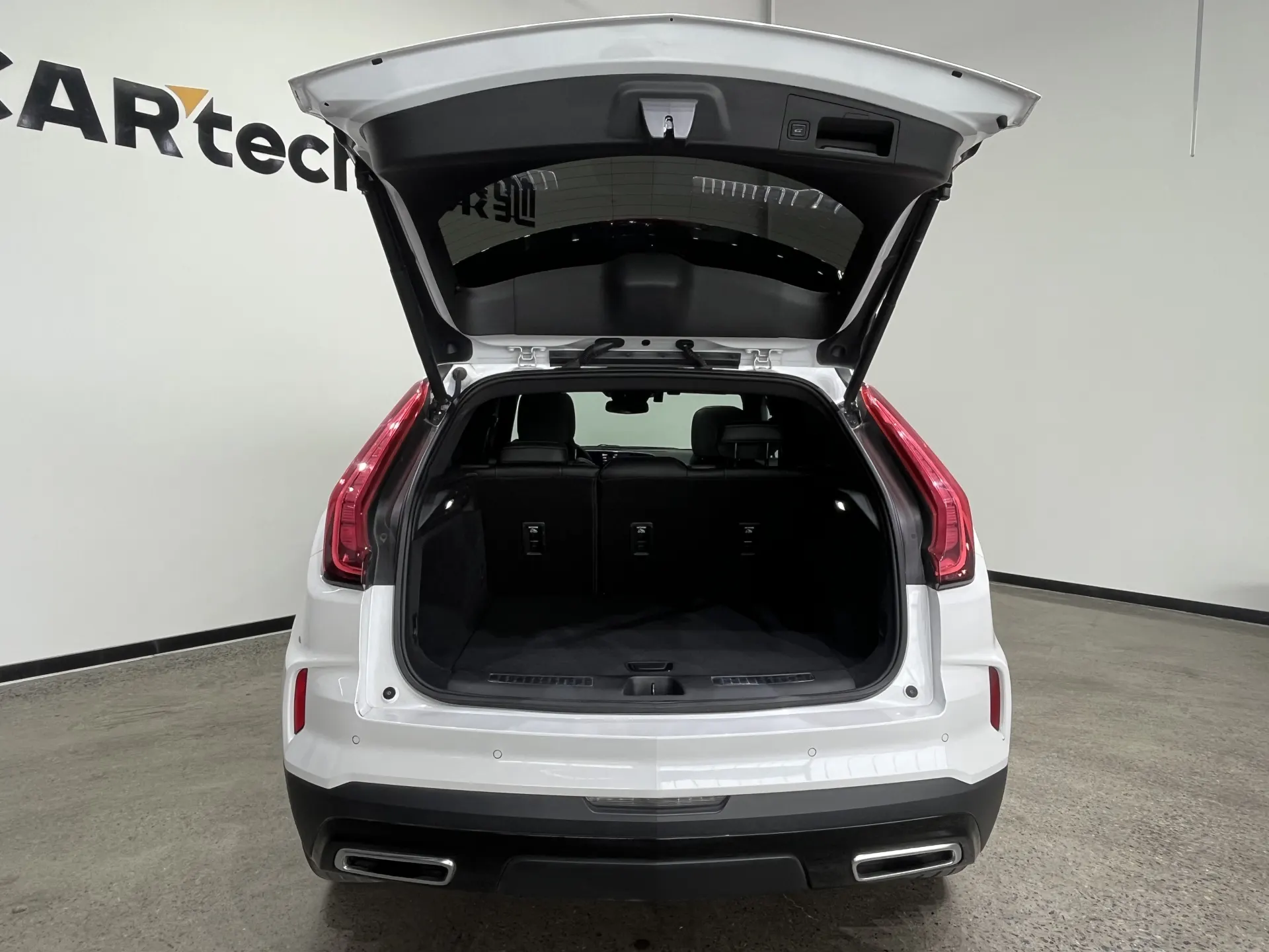 Cadillac XT4, 2023 10