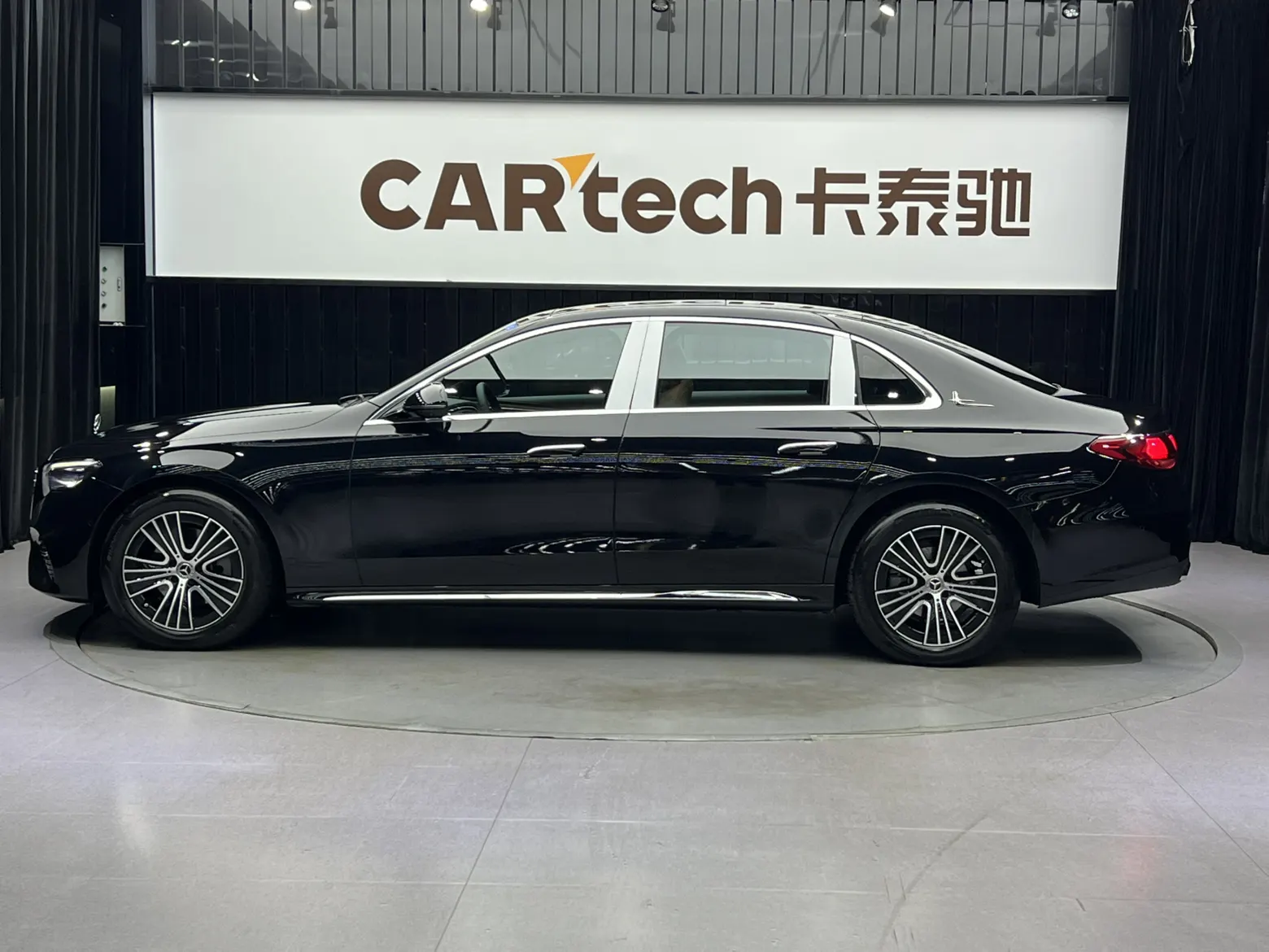 Mercedes-Benz E 260 L, 2025 8
