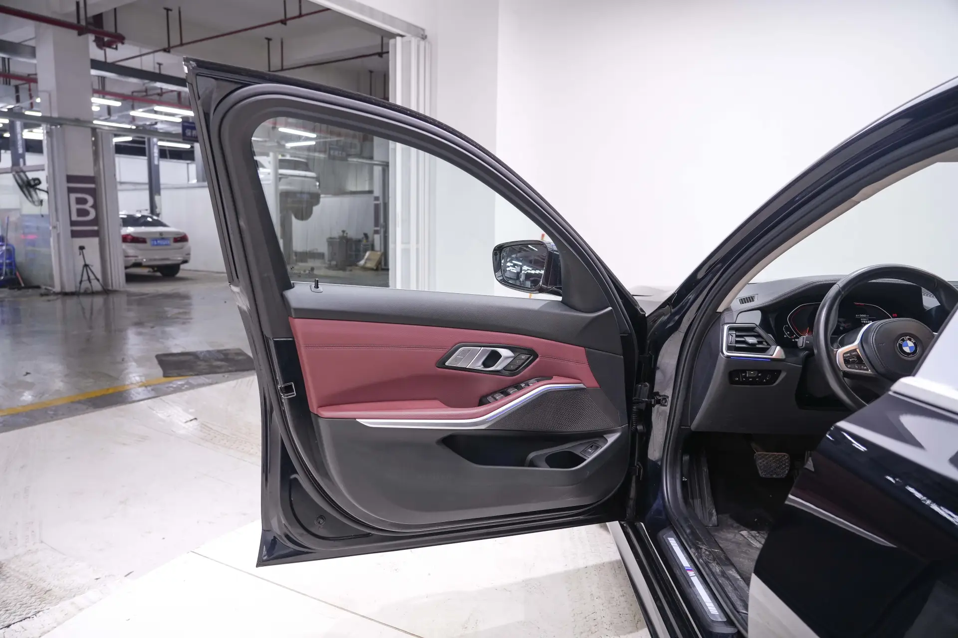 BMW 325Li, 2022 19