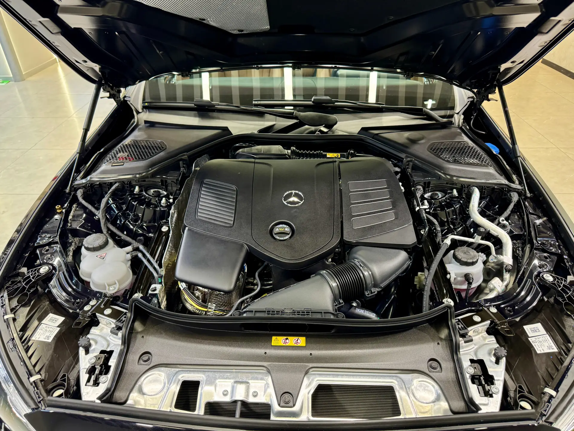 Mercedes-Benz E 300 L, 2026 26