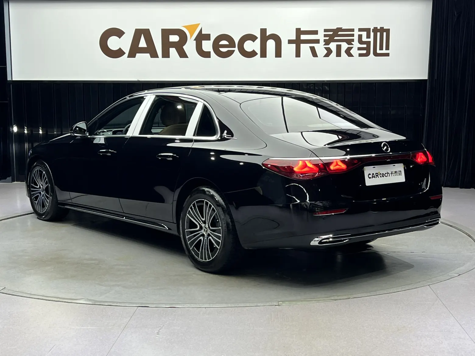 Mercedes-Benz E 260 L, 2025 12