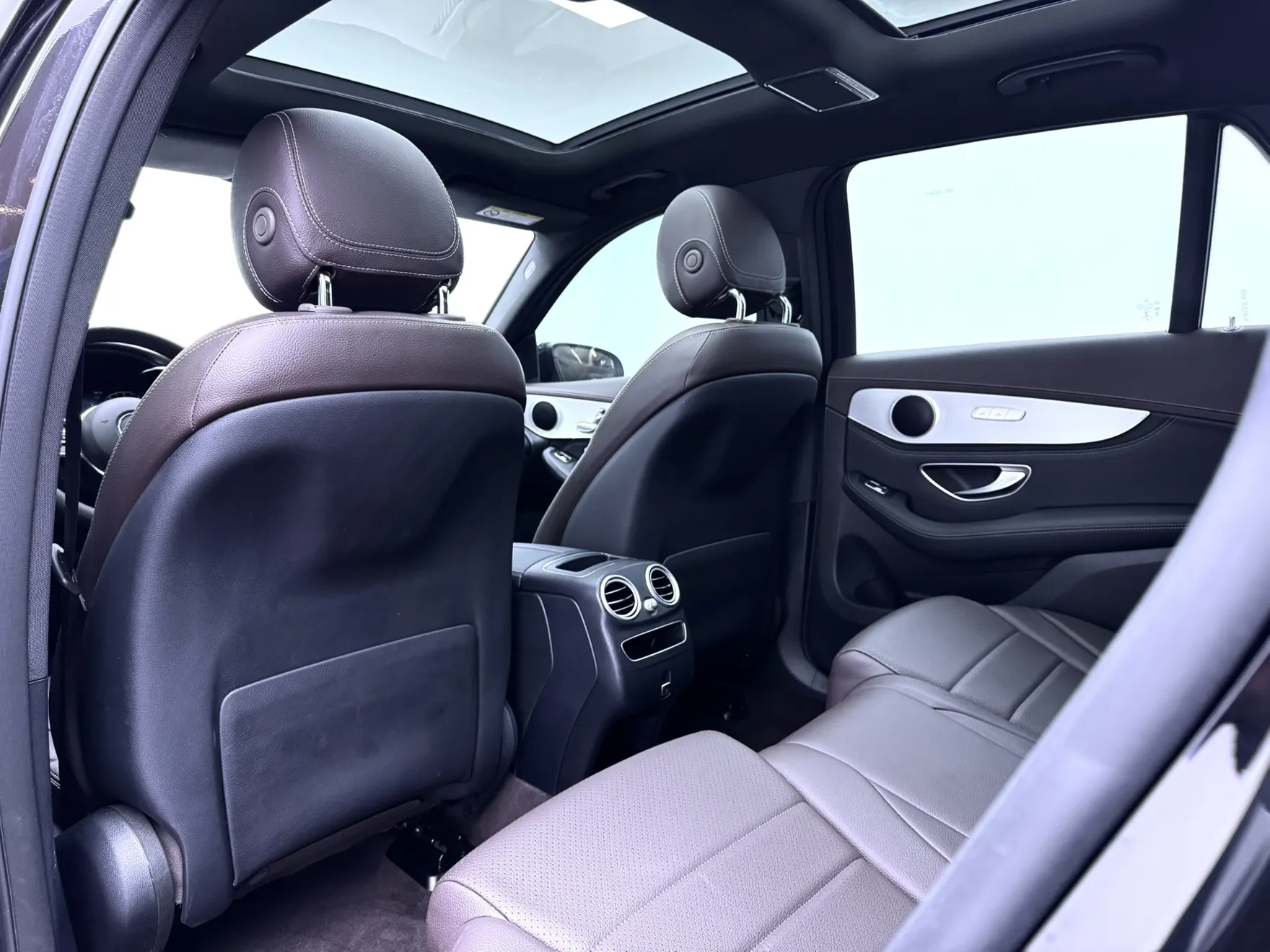 Mercedes-Benz GLC 260 L, 2020 19