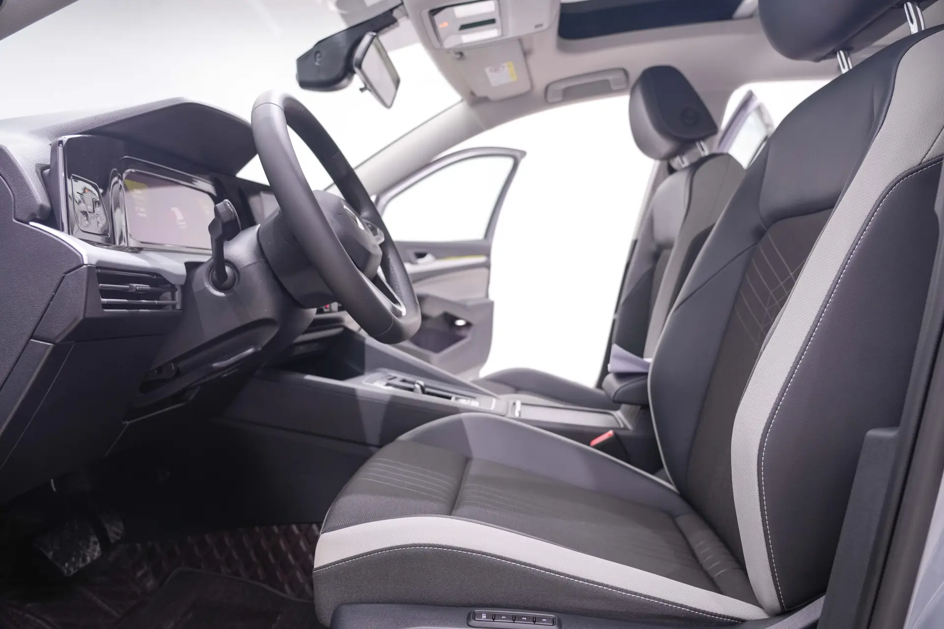 Volkswagen Golf, 2025 21