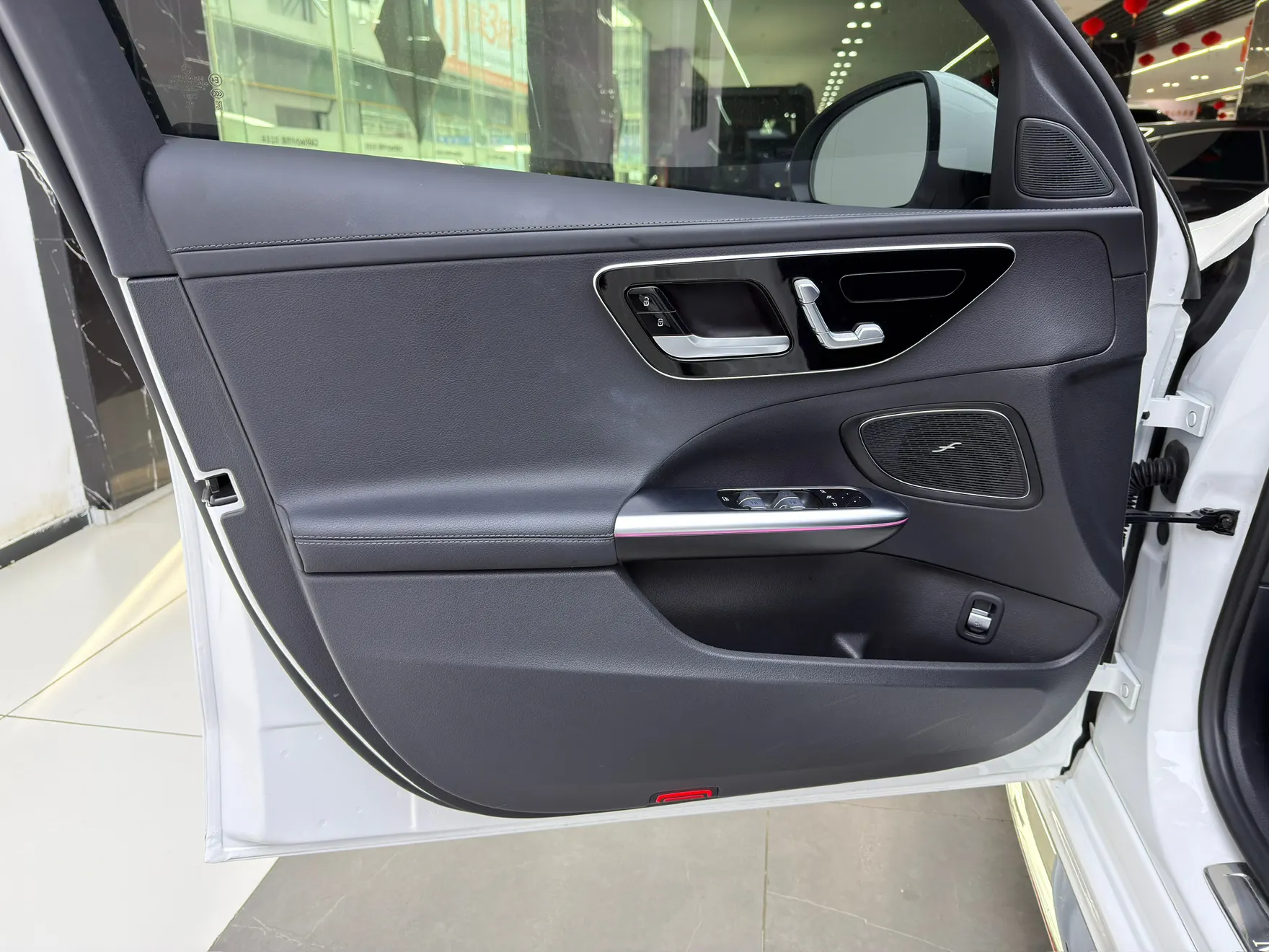 Mercedes-Benz C 260 L, 2024 23