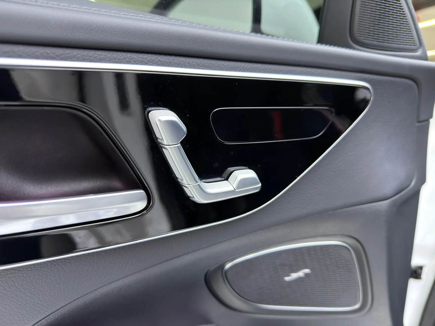 Mercedes-Benz C 260 L, 2024 24
