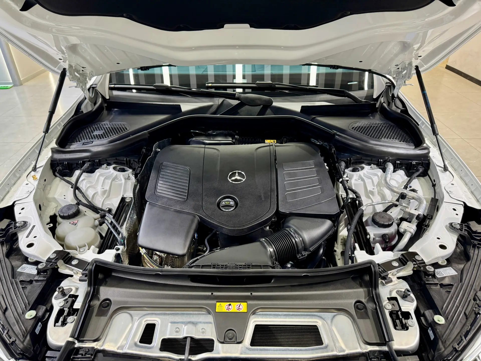 Mercedes-Benz GLC 300 L, 2025 27
