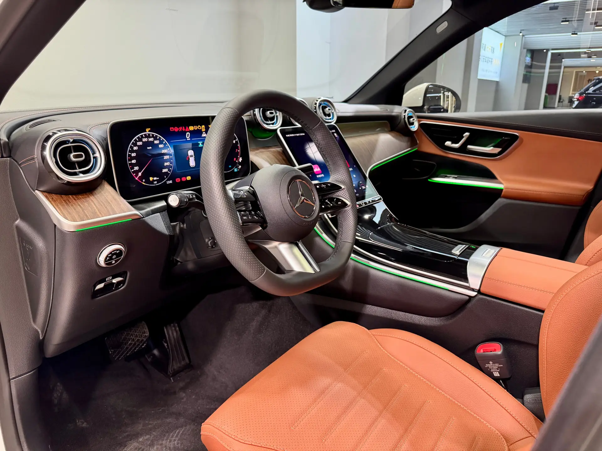 Mercedes-Benz GLC 300 L, 2025 14