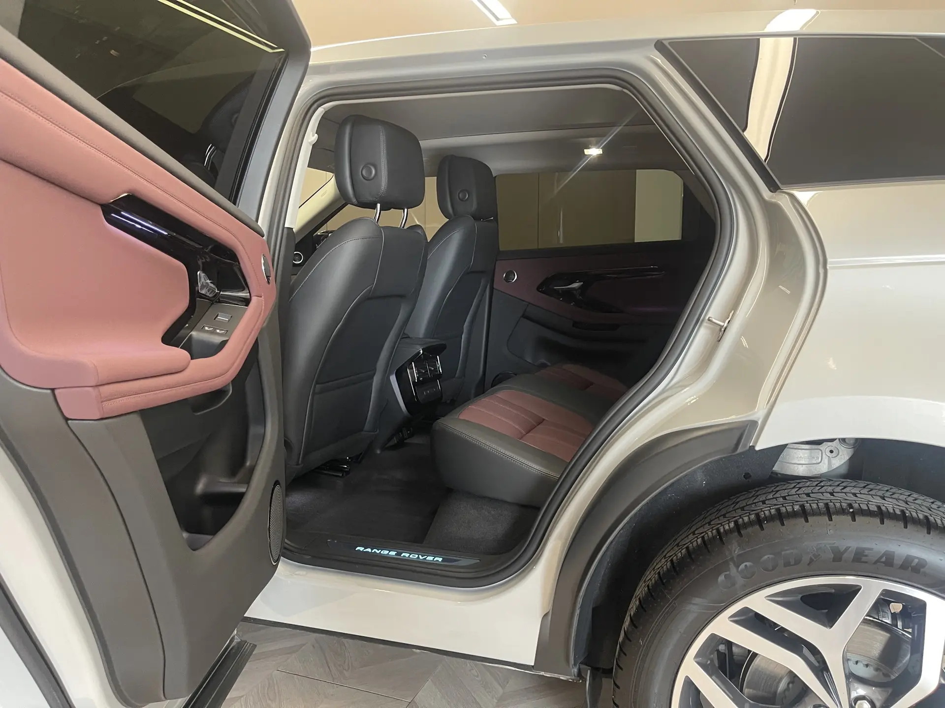 Land Rover Range Rover, 2025 19