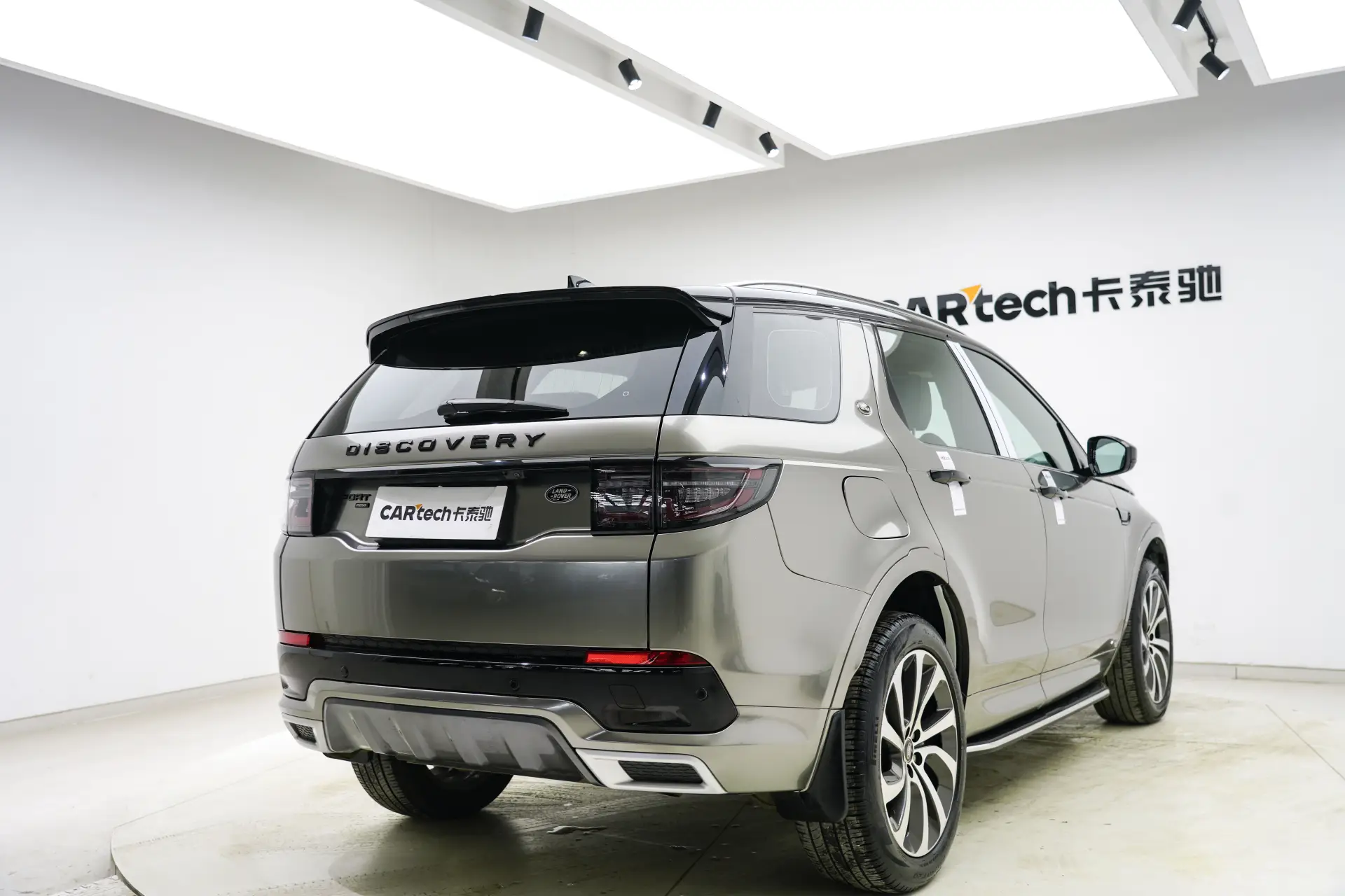 Land Rover Discovery Sport, 2022 все фото