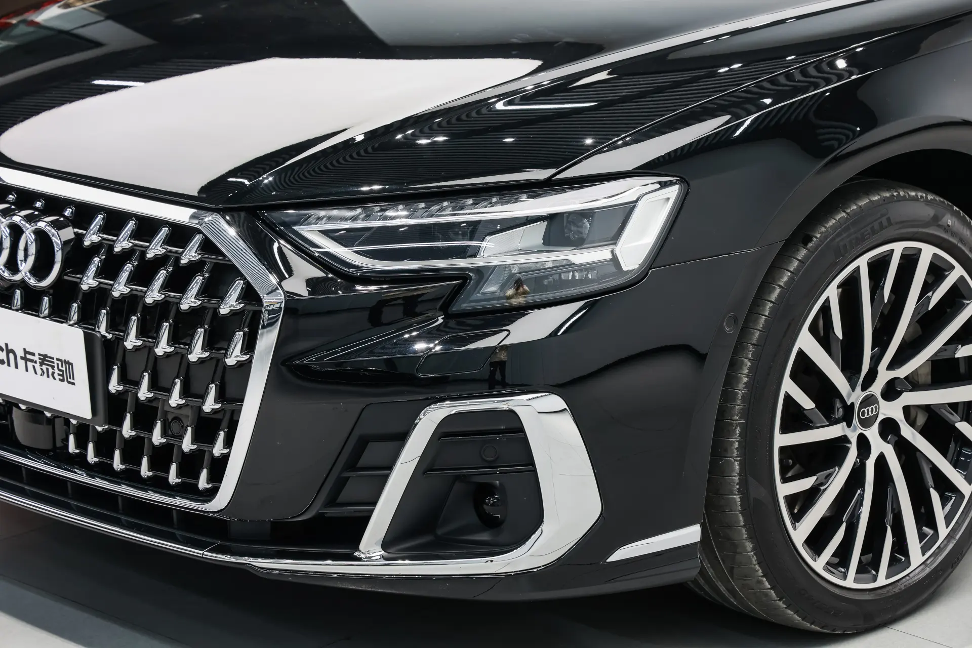 Audi A8L 55 TFSI, 2025 8