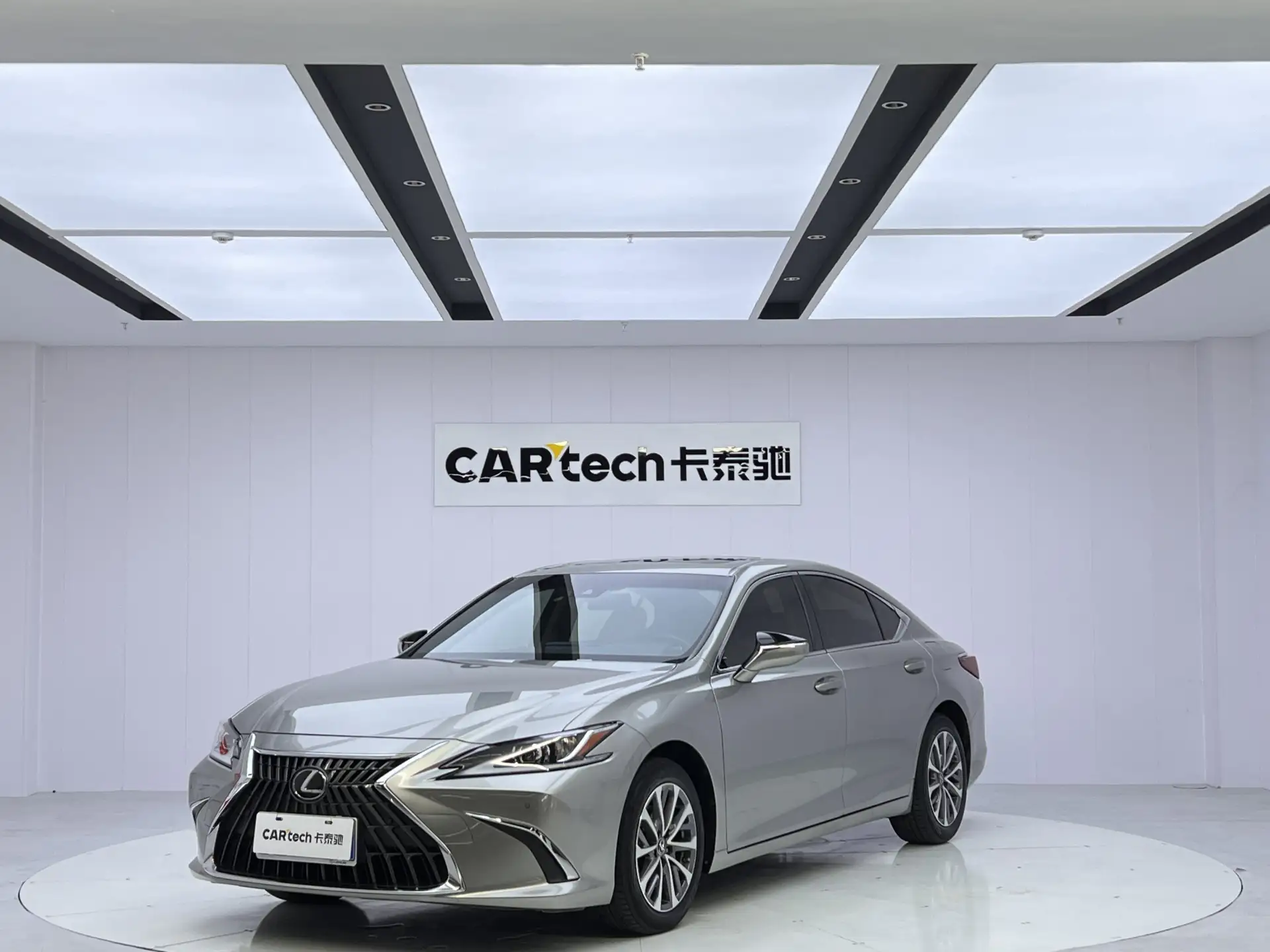 Lexus ES 200