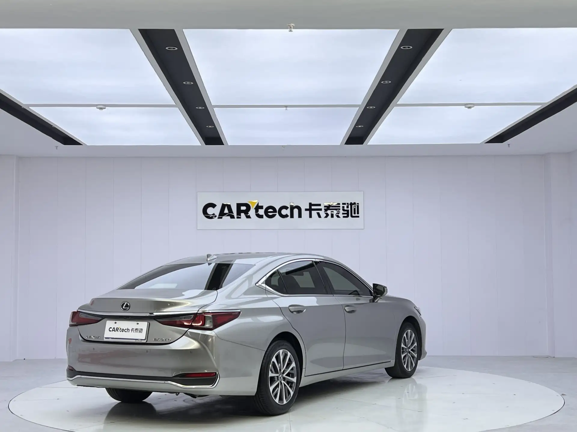 Lexus ES 200, 2022 все фото