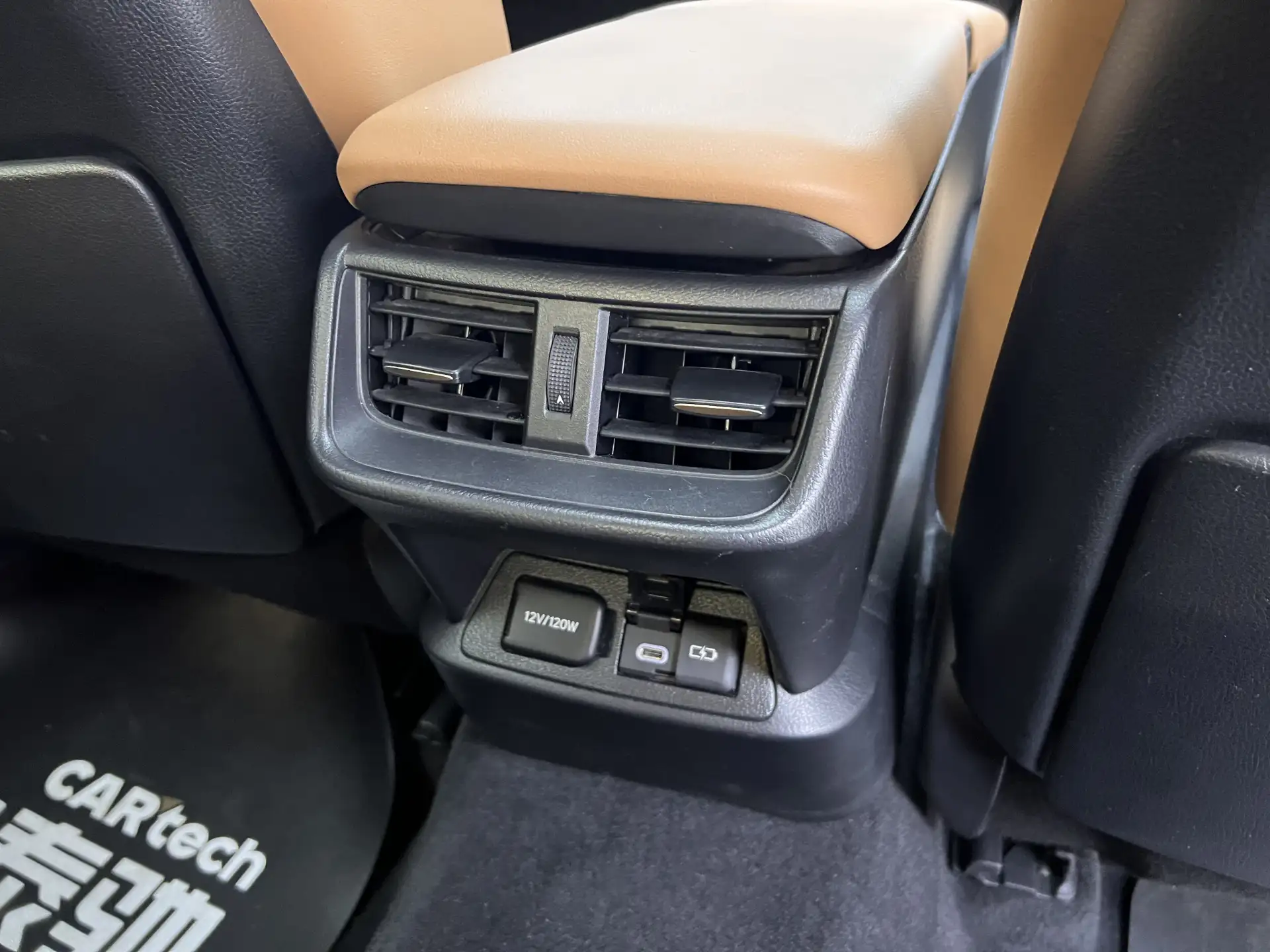 Lexus ES 200, 2022 26