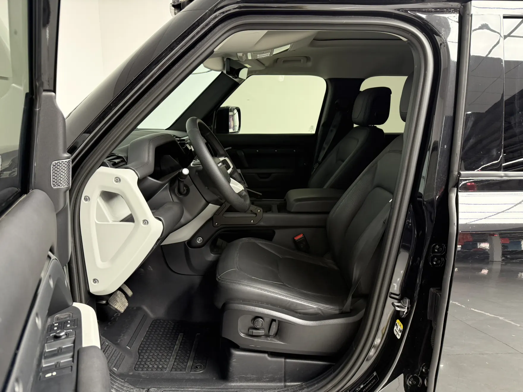 Land Rover Defender, 2022 10