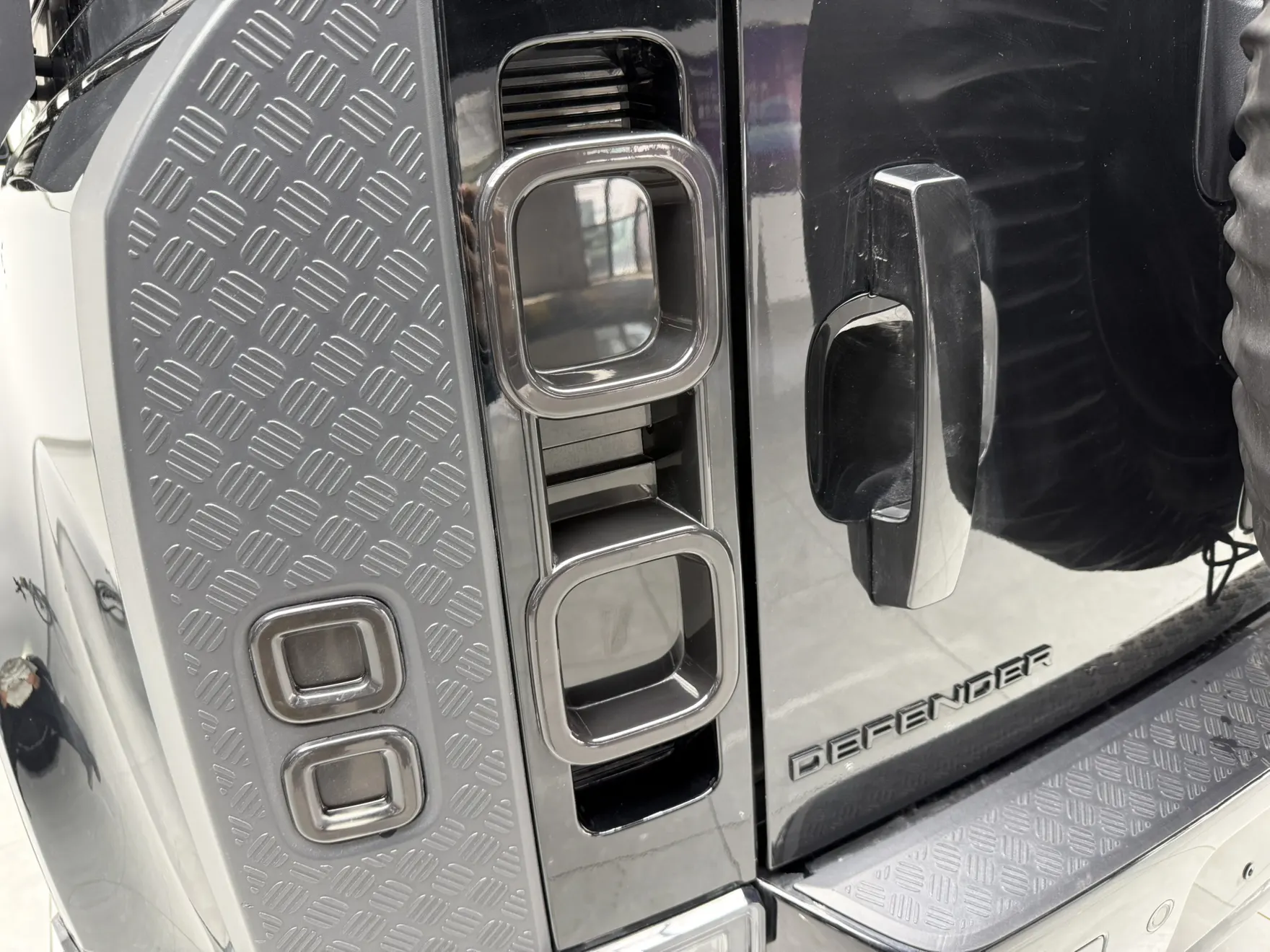 Land Rover Defender, 2022 14