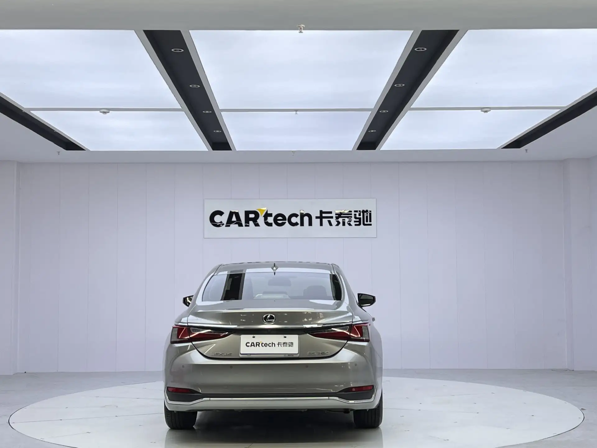Lexus ES 200, 2022 13