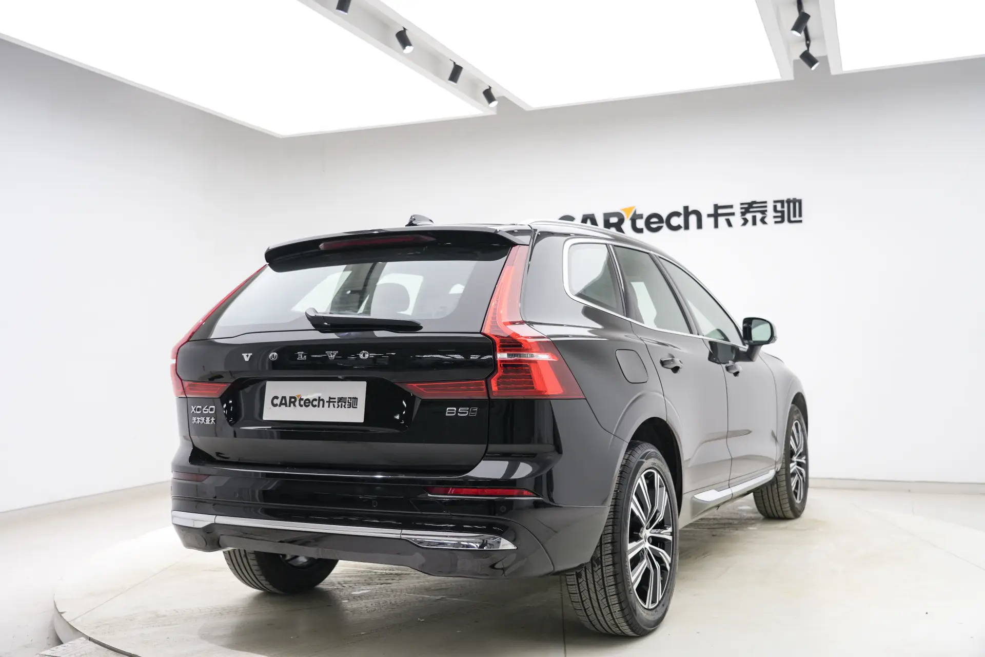 Volvo XC60, 2021 все фото