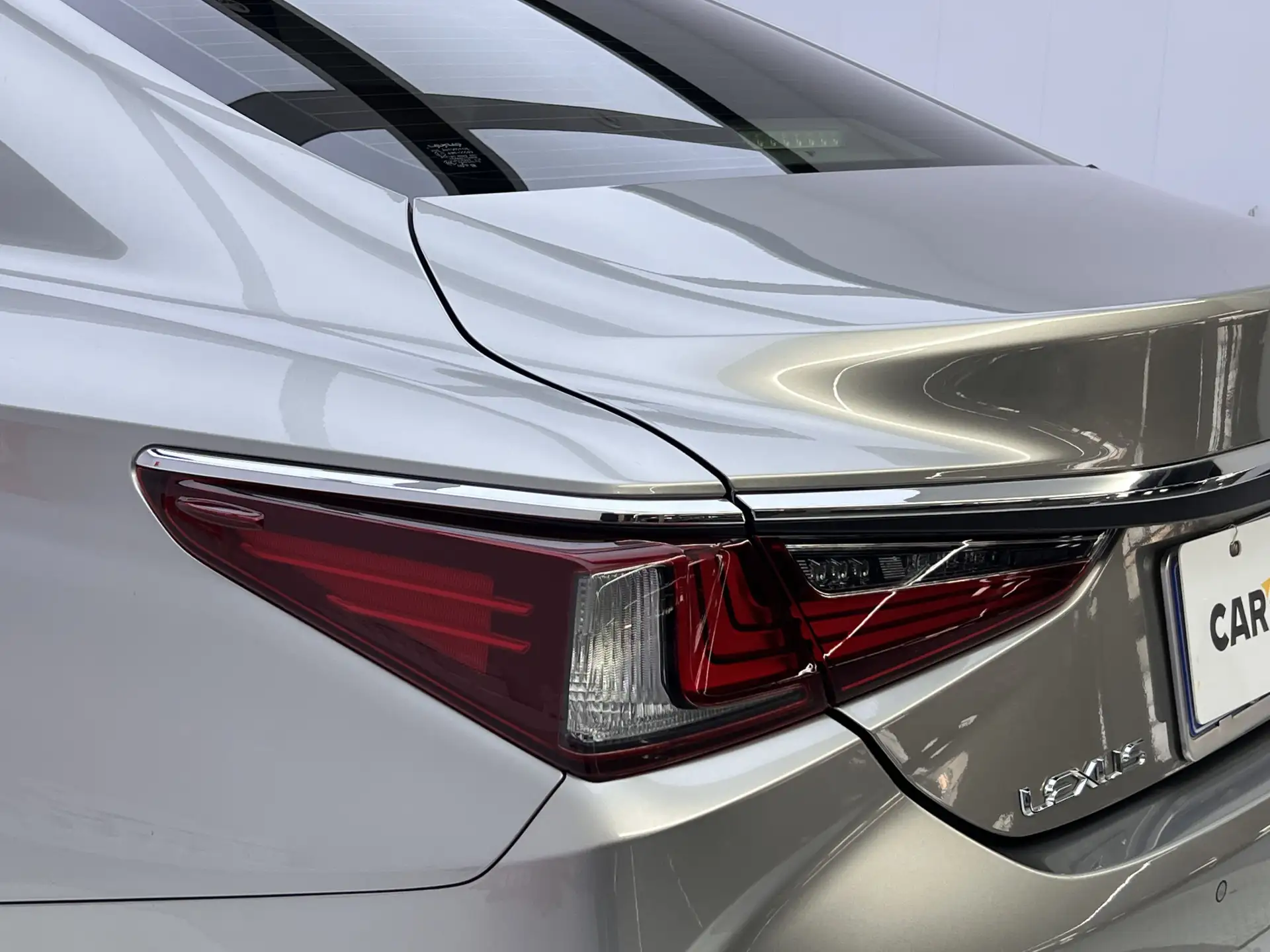 Lexus ES 200, 2022 10