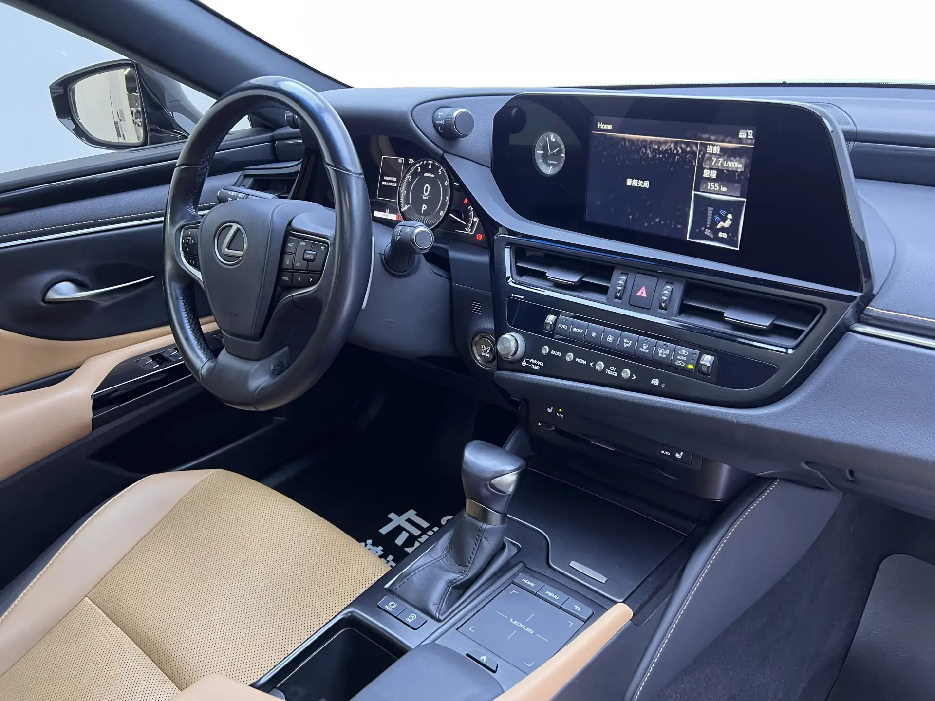 Lexus ES 200, 2022 25