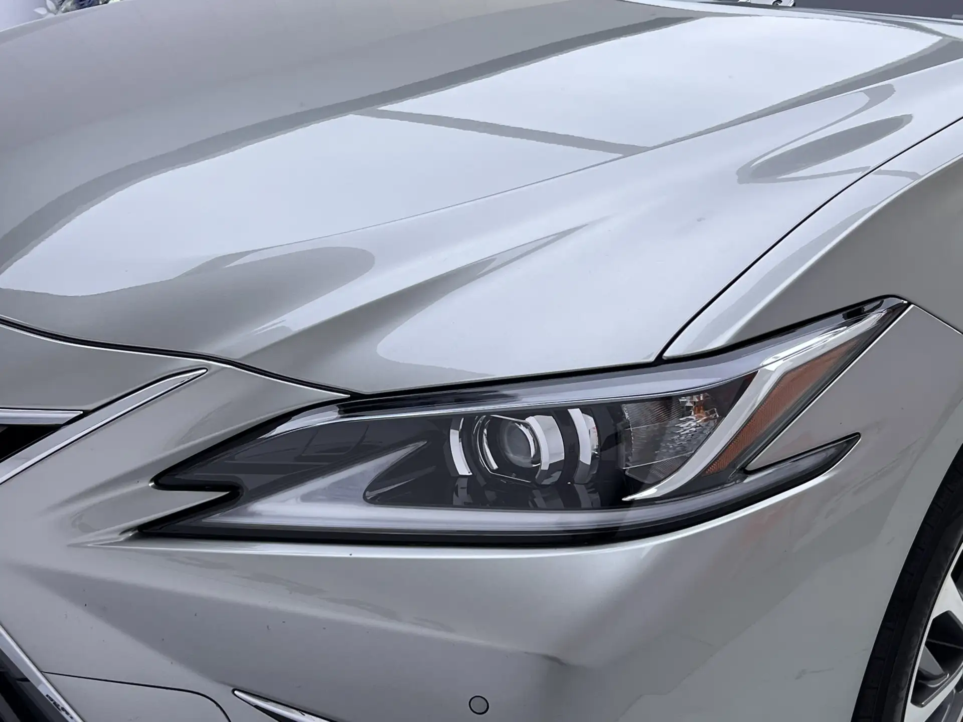 Lexus ES 200, 2022 9