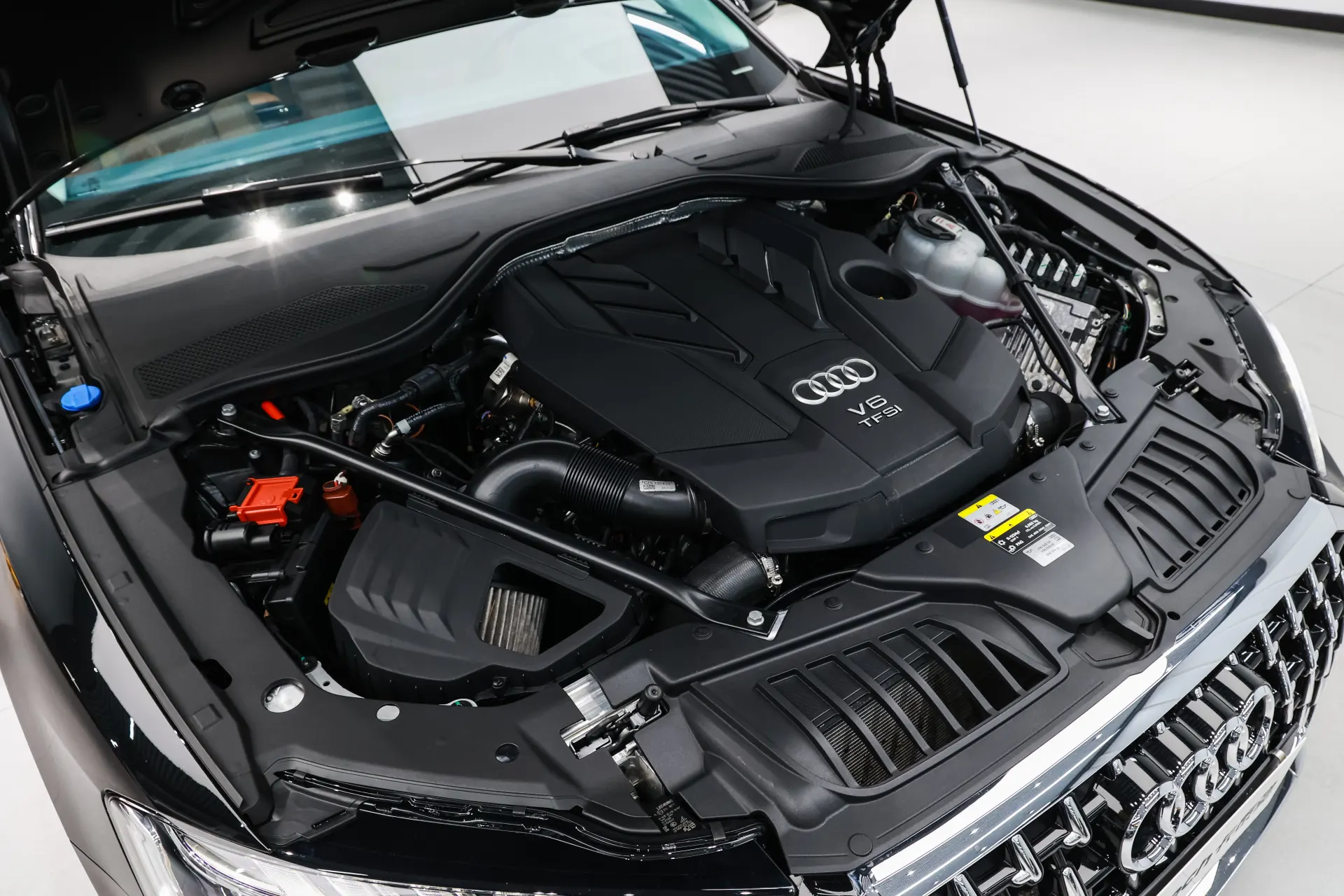 Audi A8L 55 TFSI, 2025 9