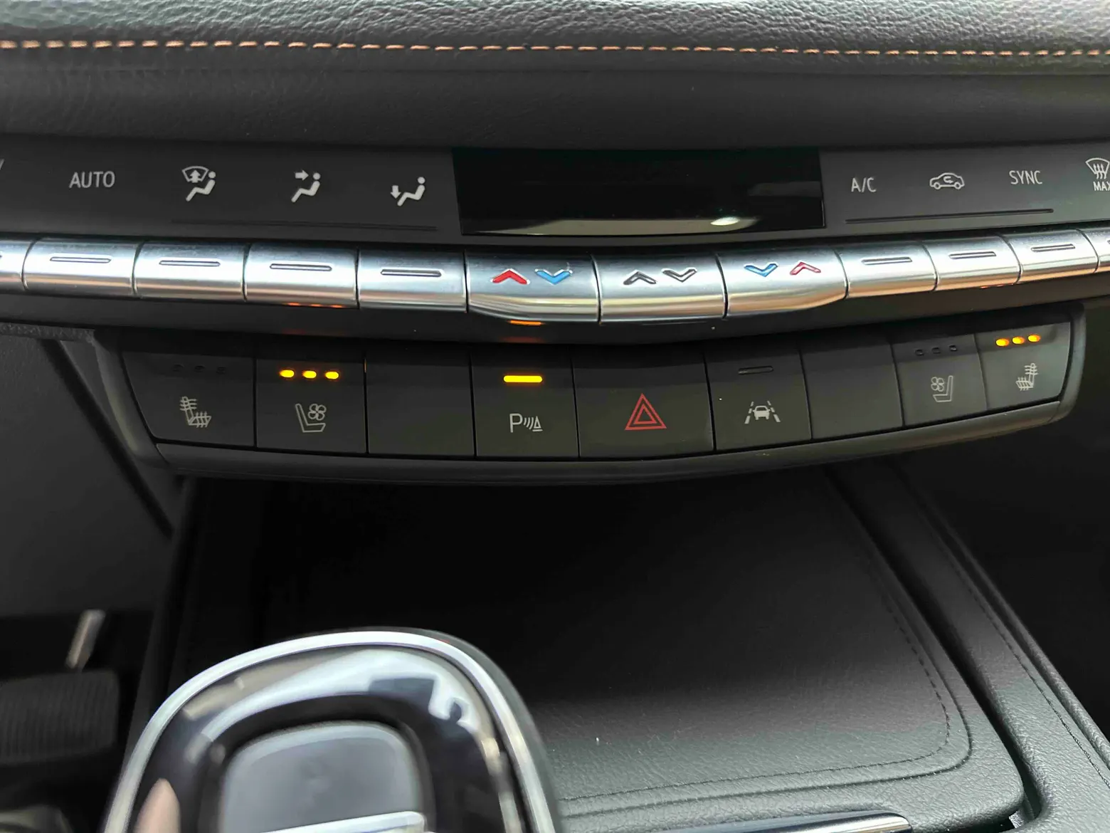 Cadillac XT4, 2022 13