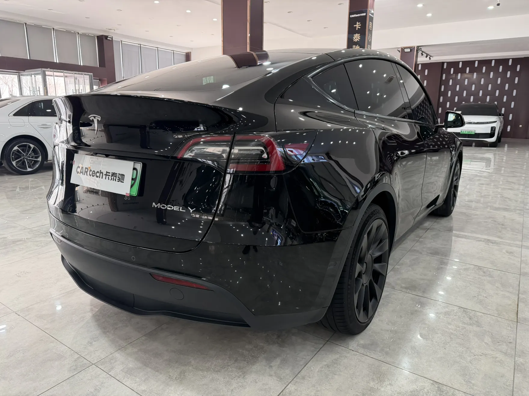Tesla Model Y, 2021 4
