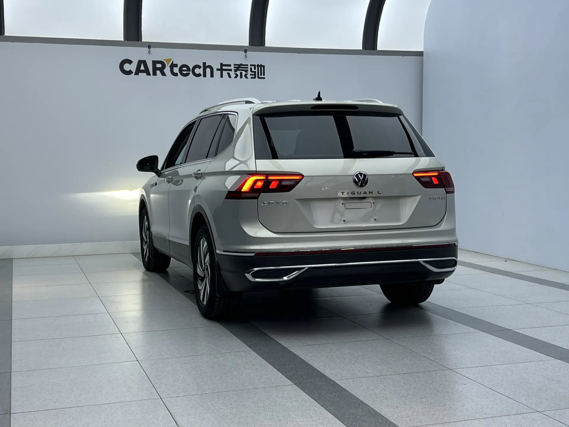 Volkswagen Tiguan L, 2022 4