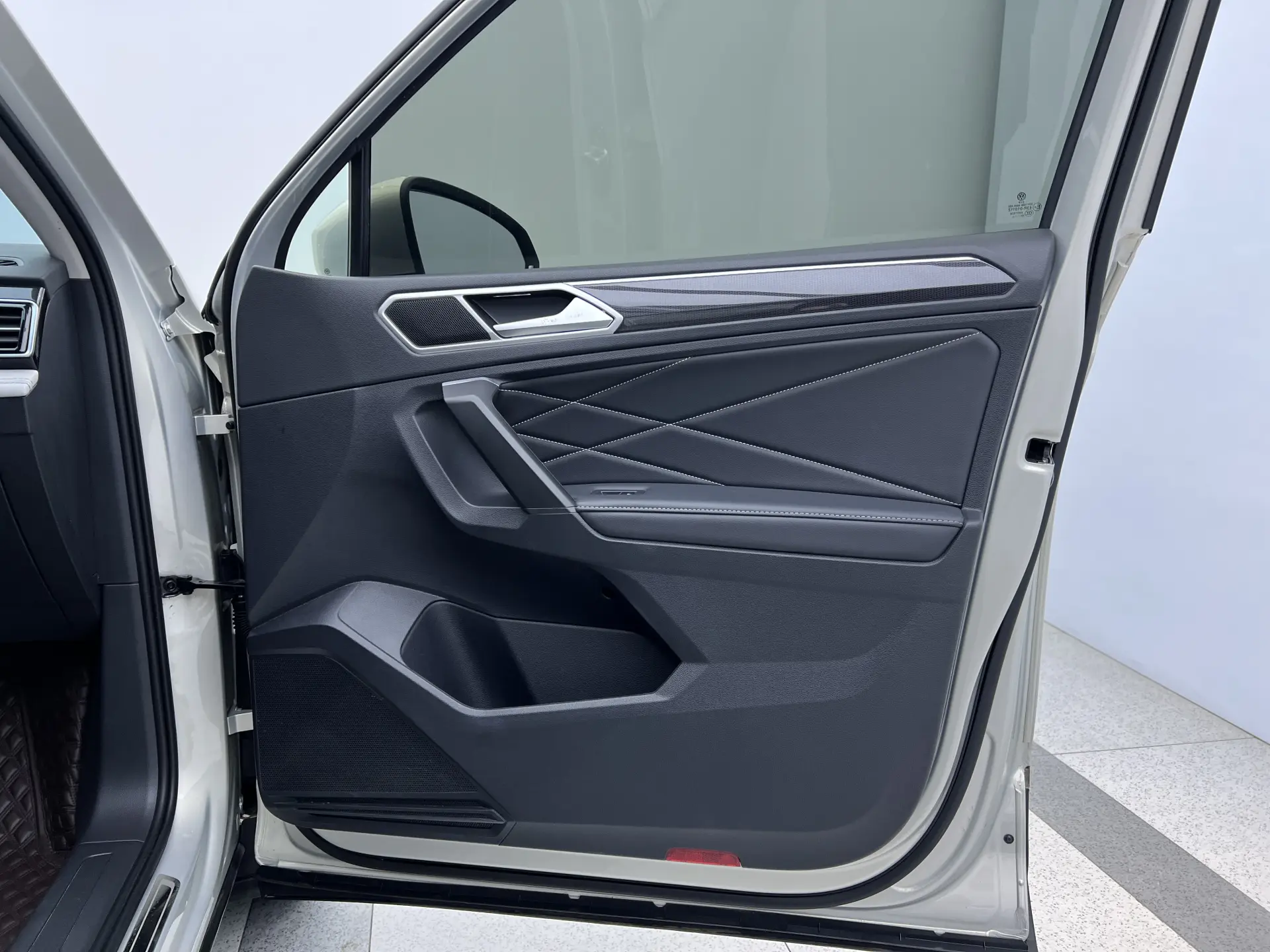 Volkswagen Tiguan L, 2022 22