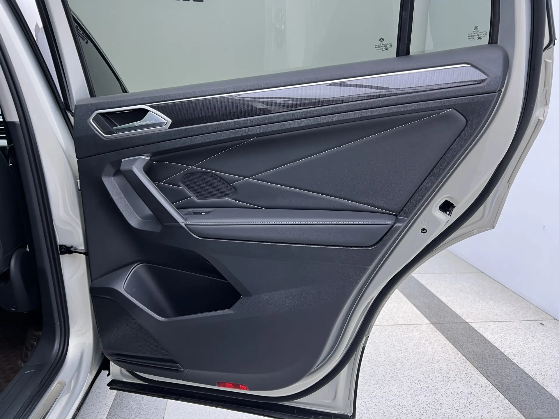 Volkswagen Tiguan L, 2022 18