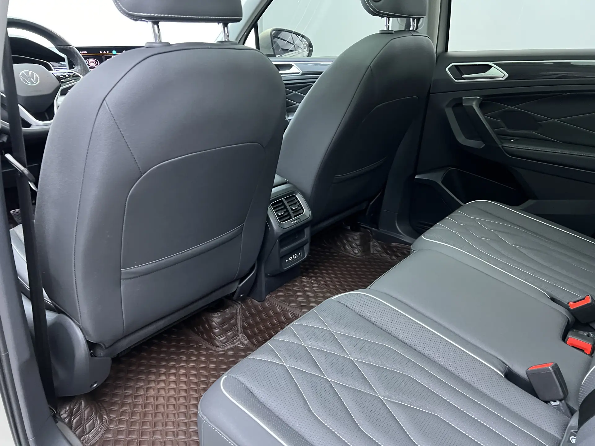 Volkswagen Tiguan L, 2022 14