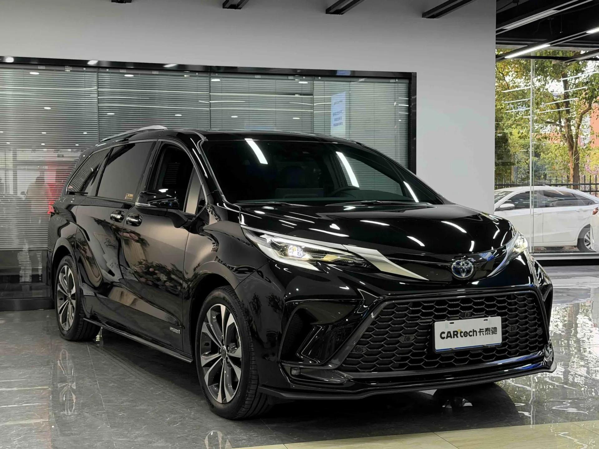 Toyota Granvia, 2023 2