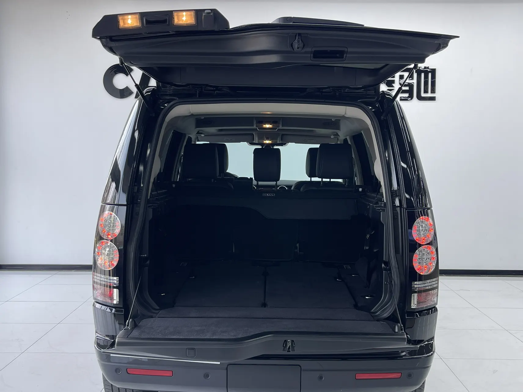 Land Rover Discovery, 2019 3