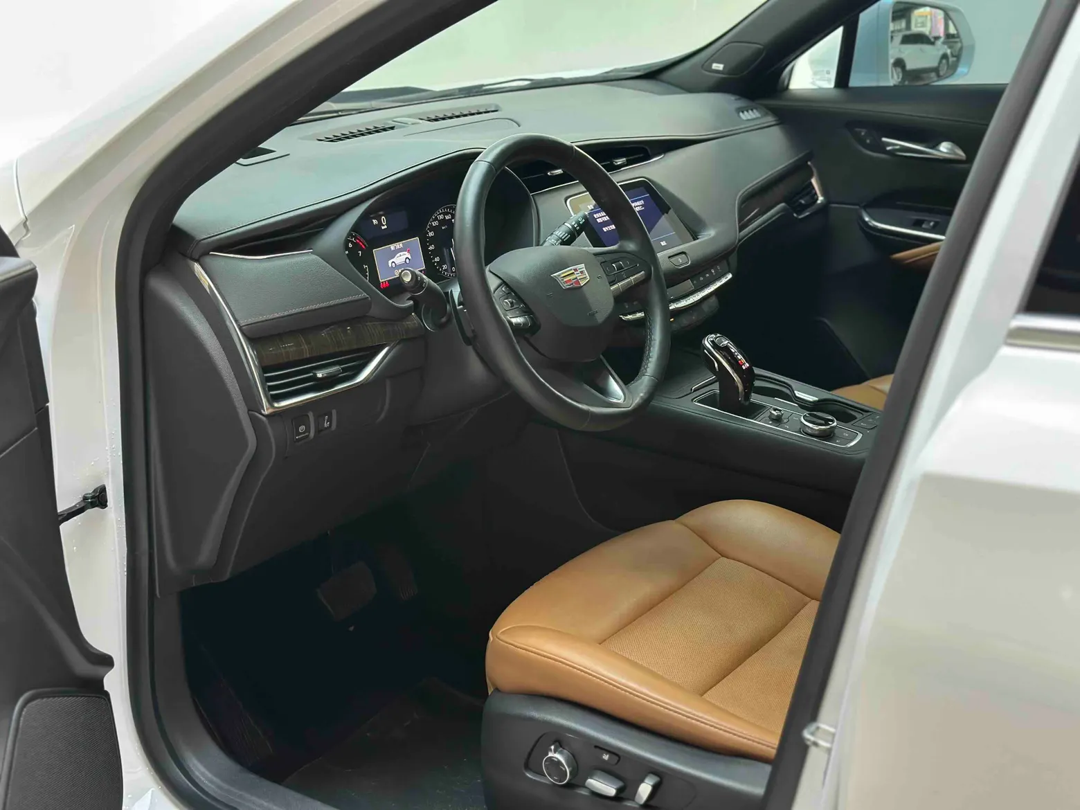 Cadillac XT4, 2022 10