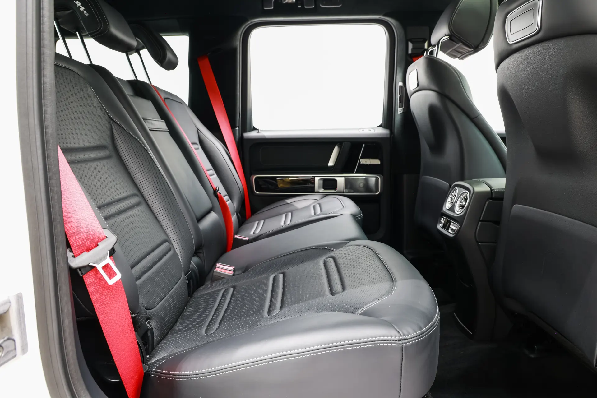 Mercedes-Benz G 400 d, 2024 24